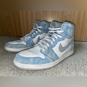 Jordan 1 "Hyper Royal"